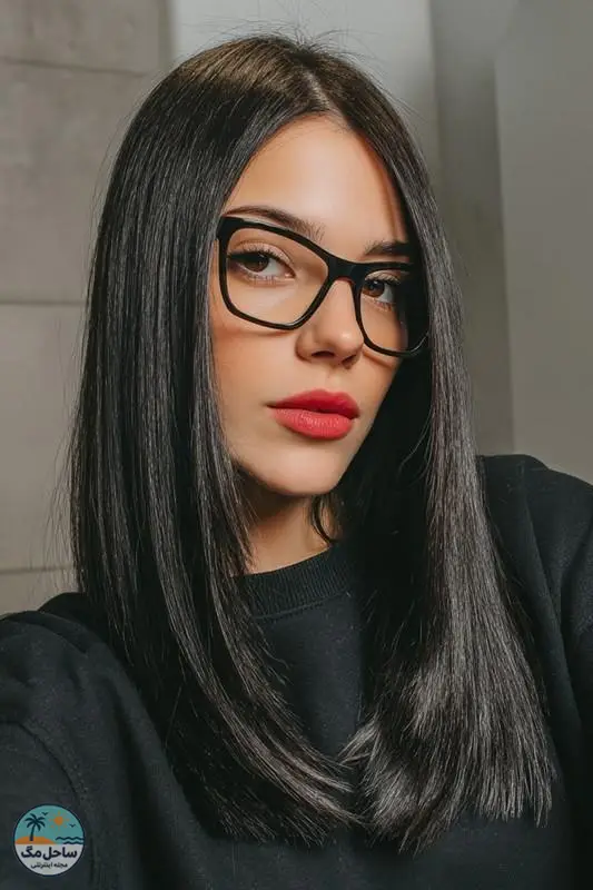 کوتاهی بلند صاف و صیقلی به رنگ مشکی براق